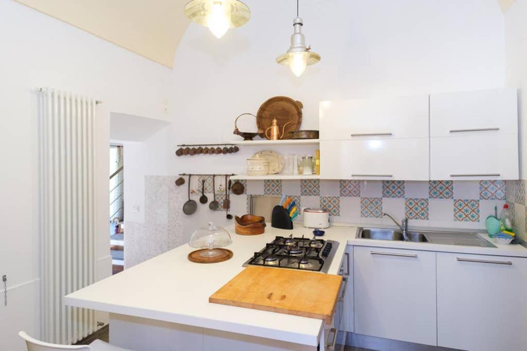 Domus Aqua Viva Villa มัสซาลูเบรนเซ ภายนอก รูปภาพ